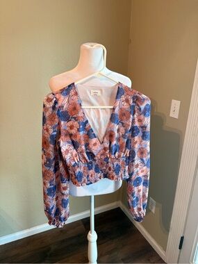 Wilfred crop Floral V-Neck Crop Blouse in Blue & Rust